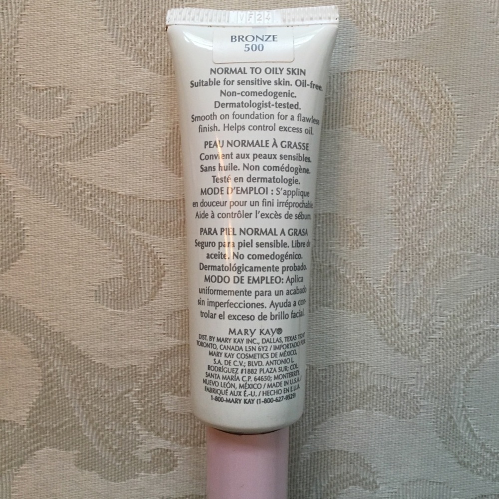 Mary Kay Medium Coverage Bronze 500 Foundation